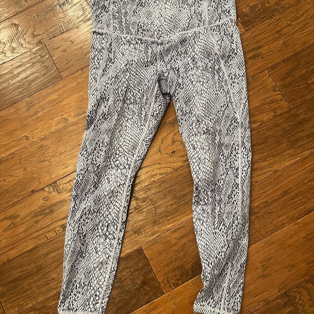 Target All in motion lavender purple snakeskin leggings. Size xl. Pockets.